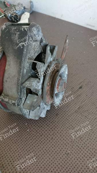 Alternator - BMW 6 (E24) - 0120469777 / 778- 1