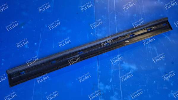 Baguette de protection d'extension de porte droite - versions GTI, Gentry, et cabriolet - PEUGEOT 205 - 1