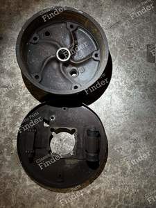 Rear brake drum and anchor plate - VOLKSWAGEN (VW) T1 - thumb-3