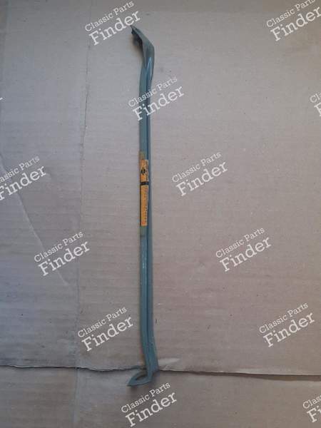 Right front mudguard bracket / bar - DATSUN Bluebird (PL910) - 63812W1000- 1