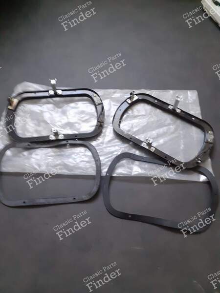 Renault 10 Headlight Bracket - RENAULT 10 (R10) - Equiv. 671074- 1