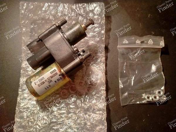 Motor Langsamfahrsteuerung / Langsamfahrventil - RENAULT 21 (R21) - 8983502375- 0