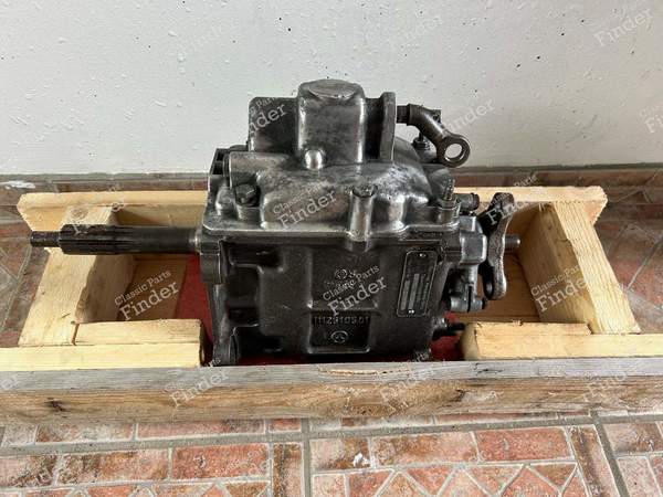 Original 4-speed manual gearbox - MERCEDES BENZ W108 / W109 - 1112610501- 0