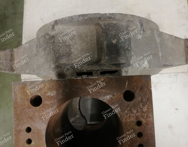 Original block + magnesium housing - MASERATI 8CM - 3