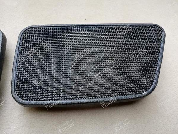 Speaker grilles - Golf cabriolet - VOLKSWAGEN (VW) Golf I / Rabbit / Caddy / Jetta - 155867149 THA (gauche) / 155867150 THA (droite)- 2