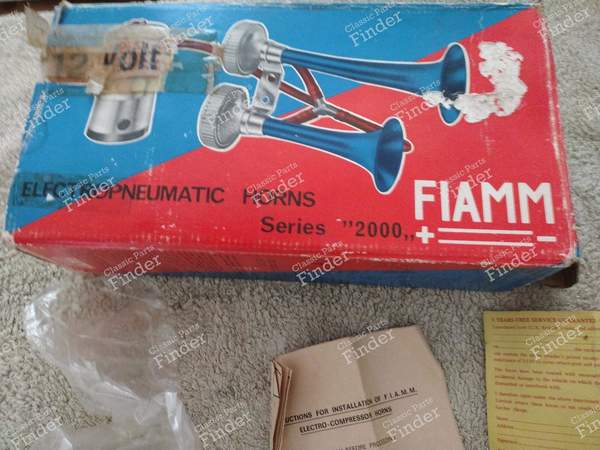 Fiamm Series 2000 Electropneumatic Horns (DGM 5857 KA) w/ Box & Compressor - FERRARI 308 / 208 / 328 - 1