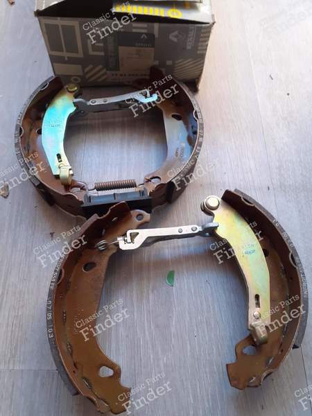 Rear brake shoe - RENAULT Clio - 7701205095- 1
