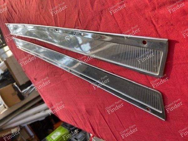 2 chrome bottom door trims - CITROËN SM - 4
