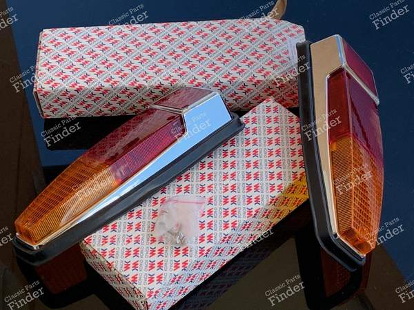 Two chrome taillight caps - RENAULT 8 / 10 (R8 / R10) - Equiv. 3690 / 612- 4