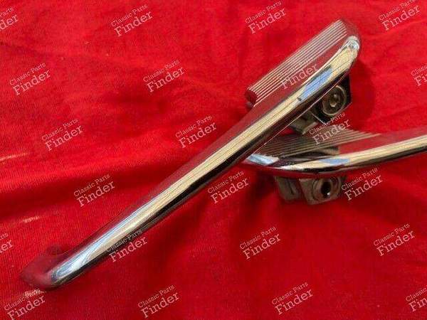 Zwei Türgriffe - BMW 1502 / 1602 / 1802 / 2002 / Touring (02-Serie) - 0