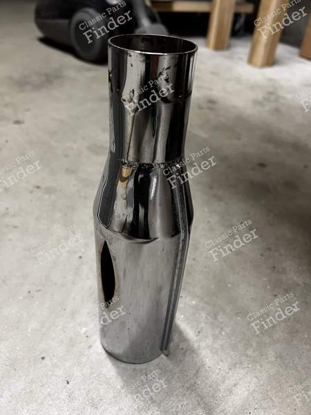 Sortie d'échappement de la Ferrari 250 Lusso - FERRARI 250 GT Lusso - 3