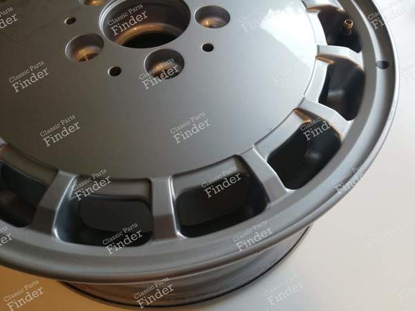 Original 'Gullideckel' 15" rim - MERCEDES BENZ 190 (W201) - 2150209 / 20140110202- 4