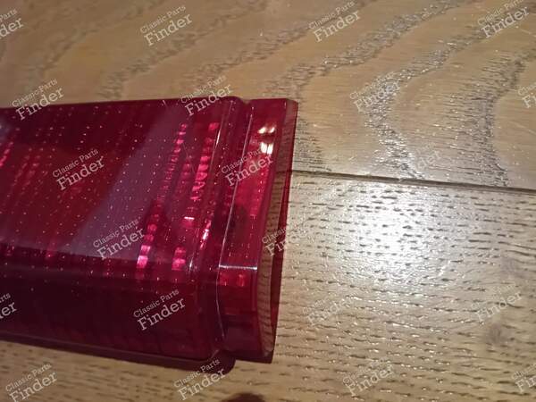 Taillight Lens / Center Rear Reflector - RENAULT 15 / 17 (R15 - R17) - 21330001- 7