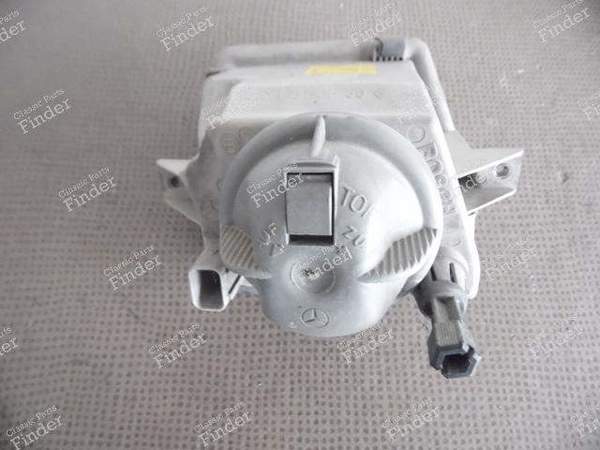 LEFT FOG LAMP PHASE 2 - MERCEDES BENZ SL (R129) - Bosch 0305051001 Mercedes A1298201156 ou 1298201156- 3