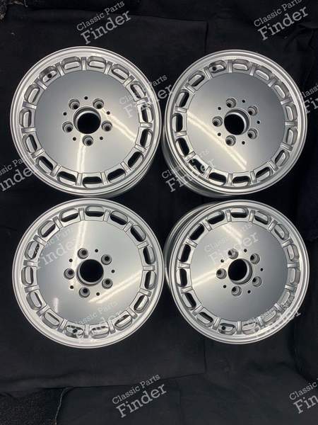 Original 'Gullideckel' Leichtmetallfelgen 6.5Jx15 ET49 - MERCEDES BENZ E (W124) - 1244001802- 1