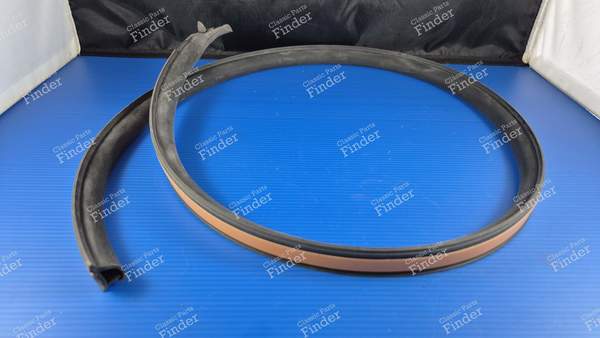Joint d'étanchéité de haut de porte côté droit - PEUGEOT 106 - 9023F8- 1