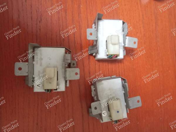 Digital watch - NISSAN Bluebird (U11) - 2582013101 / NA570 / 204TA- 2