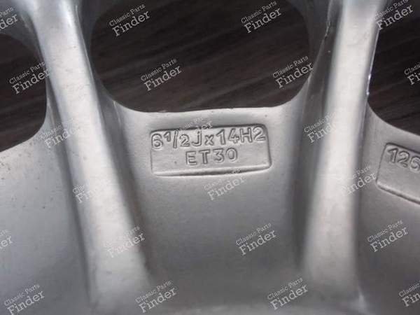 JANTE MERCEDES W107 / W116 / W123 / W126 - MERCEDES BENZ SL (R107) - 1264002102- 4