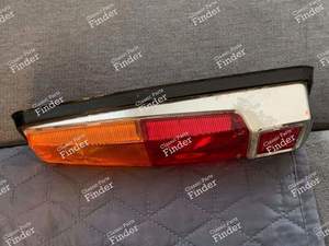 Left rear cabochon - RENAULT 8 / 10 (R8 / R10) - 3690- thumb-2