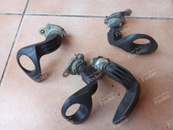 Lot de 4 poignées intérieure et cendriers Série 1 - CITROËN CX - 0