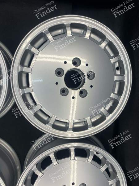 Original 'Gullideckel' Leichtmetallfelgen 6.5Jx15 ET48 - MERCEDES BENZ E (W124) - 1244010802- 2