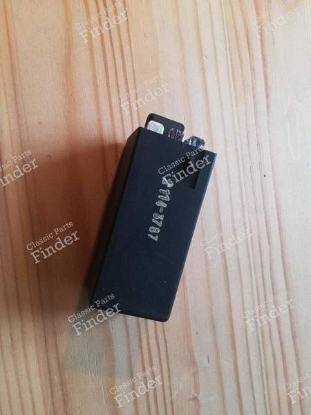 Original BMW Benzinpumpenrelais - BMW 3 (E30) - OEM BMW: 1286727 - Ref. Siemens: Siemens 5WK2221- 1