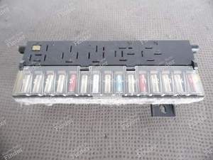 BOITE A FUSIBLES 477941813 PORSCHE 944 & 924 pour PORSCHE 944