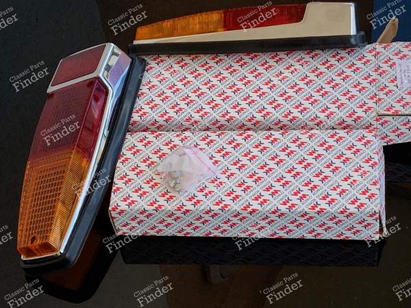 Two chrome taillight caps - RENAULT 8 / 10 (R8 / R10) - Equiv. 3690 / 612- 2