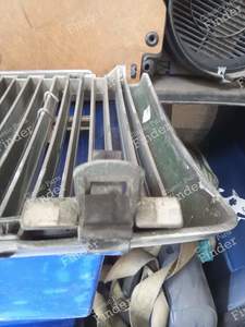 Volvo 740 grille - VOLVO 740 / 760 / 780 - thumb-2