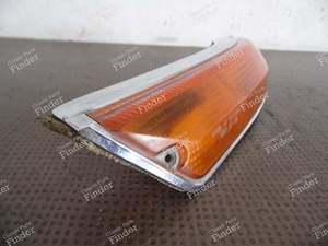 RIGHT TURN SIGNAL 63131350976 BMW NEUE KLASSE - BMW 1500 / 1600 / 1800 / 2000 (Neue Klasse) - 63131350976- thumb-2