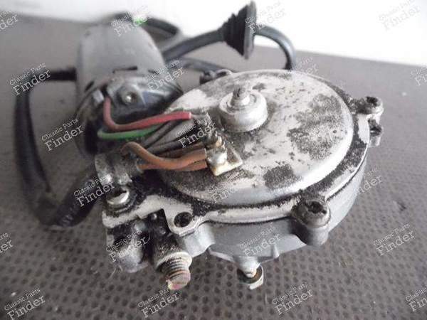 WIPER MOTOR - MERCEDES BENZ SL (R129) - Mercedes A1298202242 Bosch 0390241412CDP- 8