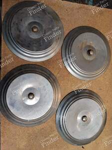 Lot de 4 enjoliveurs - RENAULT Dauphine / Ondine
