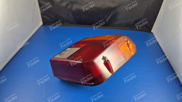 Komplettes linkes Rücklicht - PEUGEOT 205 - 2