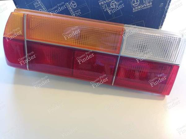 Left rear light for phase 2 - PEUGEOT 305 - OEM: 6350.62 / 1124701- 0