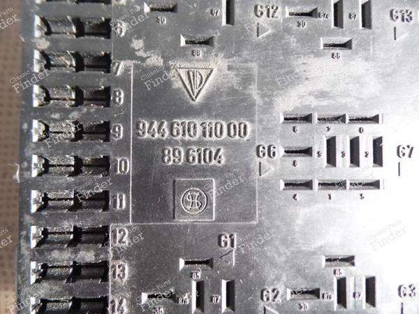 PLATINE TÜR FUSIBLES UND RELAIS - 944 Phase 2 - PORSCHE 944 - 94461011000- 1