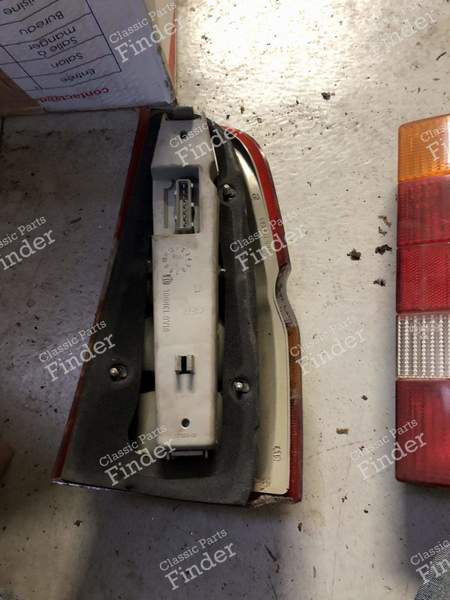 Feu arrière gauche - break - FORD Escort / Orion (MK5 & 6) - 1115486- 1