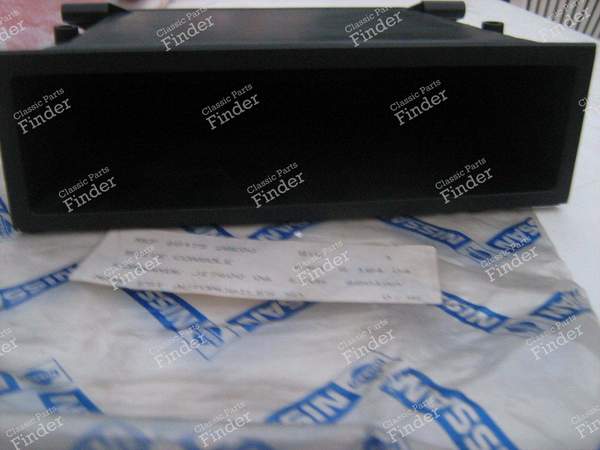 Autoradio-Konsole - NISSAN Bluebird (U11) - 6847528E00