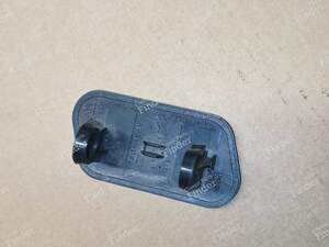 Linke Düsenabdeckung – Facelift-Modell - PEUGEOT 406 - 6438N3 / ZU08421110- thumb-5