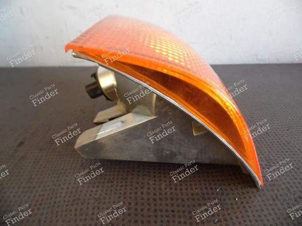 RIGHT FRONT TURN SIGNAL - LAND ROVER Range Rover - Valeo 88203208 Range Rover AMR2690- 4