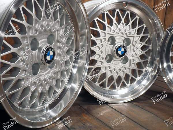 Melber Mesh 15 Zoll Leichtmetallräder Felgen 4x100 7Jx15 ET12 - BMW 2002, E21, E30 - BMW 1502 / 1602 / 1802 / 2002 / Touring (02-Serie) - 1