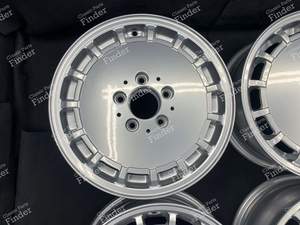 Jantes en alliage originales Mercedes W201 'Gullideckel' 6Jx15 ET49 - MERCEDES BENZ 190 (W201) - 20140012502- thumb-5