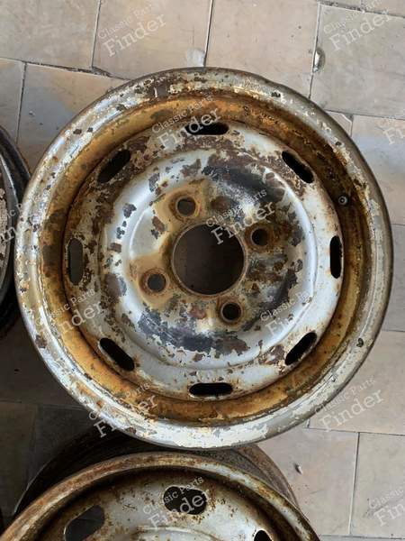 Original set of 5 pieces. Steel wheels for VW Super Beetle (produced after 1968) - VOLKSWAGEN (VW) Käfer / Beetle / Coccinelle / Escarabajo - 2