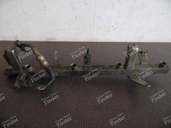 RAMPE INJECTION PORSCHE 944-2 & 924S - PORSCHE 944 - 94411008020 ou 94411008008- 7