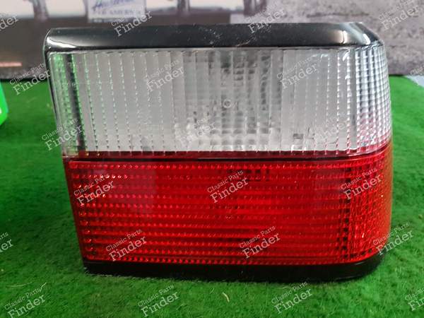 Feu arrière droite complet - CITROËN Xantia - 086929 / FP154- 0