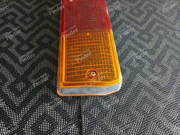 Rechte Rückleuchtenabdeckung - RENAULT 12 / Virage (R12) - 609D.01- 2