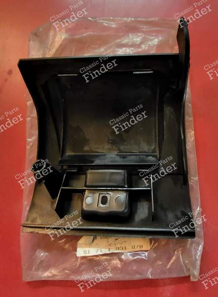 Right-side towing hook cover - BMW 5 (E28) - 51711931878- 1