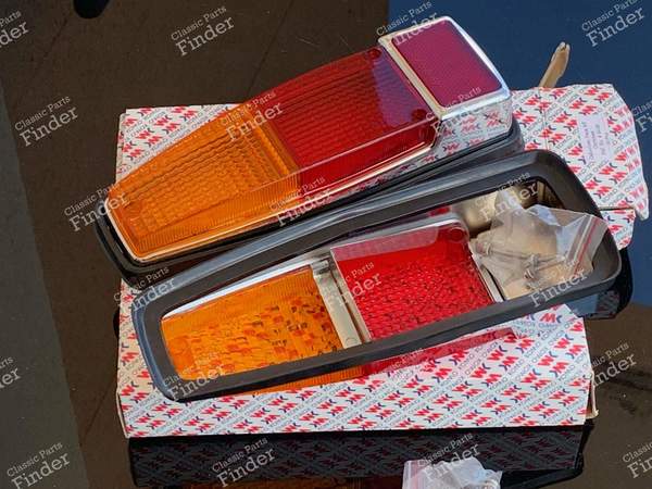 Two chrome taillight caps - RENAULT 8 / 10 (R8 / R10) - Equiv. 3690 / 612- 1