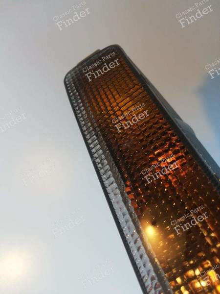 Feu clignotant gauche - Phase 1 - PEUGEOT 605 - 6751237 / 6303.08- 6