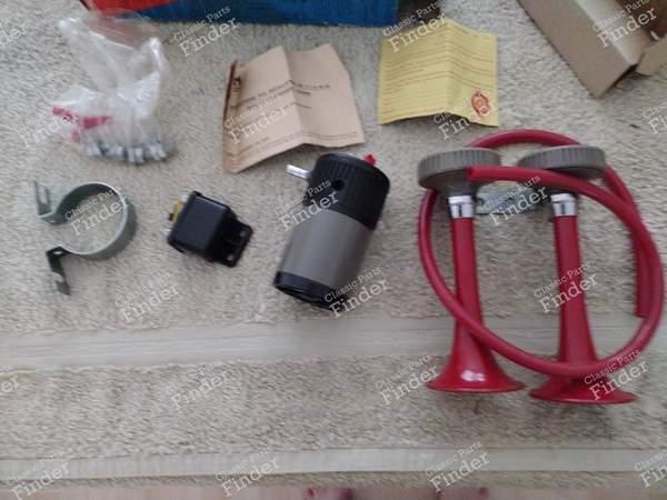 Fiamm Series 2000 Electropneumatic Horns (DGM 5857 KA) w/ Box & Compressor - FERRARI 308 / 208 / 328 - 4