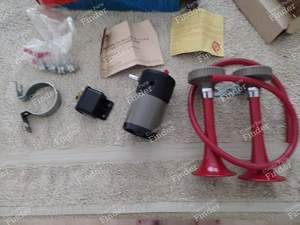 Fiamm Series 2000 Electropneumatic Horns (DGM 5857 KA) w/ Box & Compressor - FERRARI 308 / 208 / 328 - thumb-4